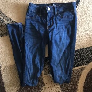 dark blue hollister skinny jeans